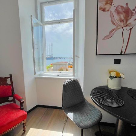 Navis City Apartments Pula Luaran gambar