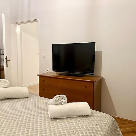 Navis City Apartments Pula Luaran gambar