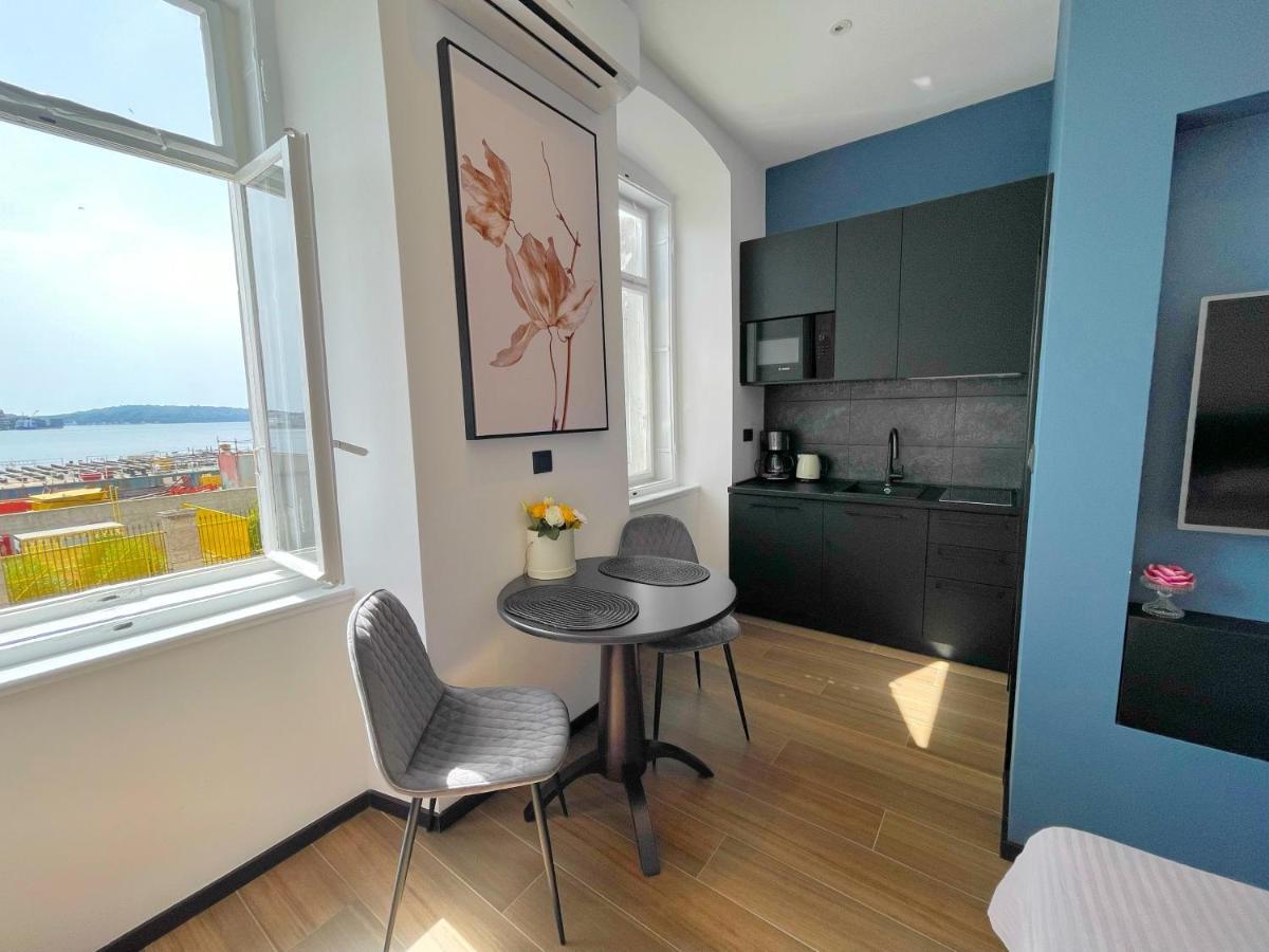 Navis City Apartments Pula Luaran gambar