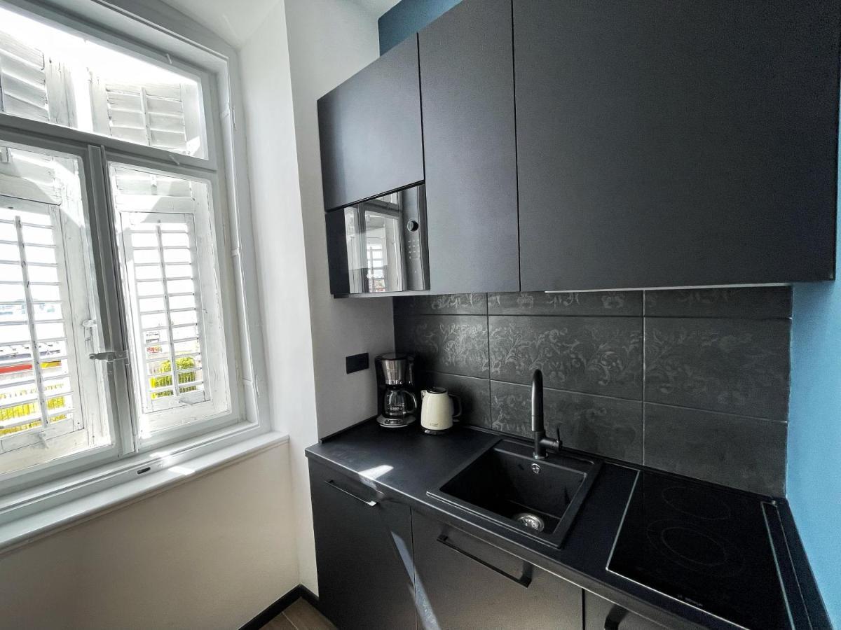 Navis City Apartments Pula Luaran gambar