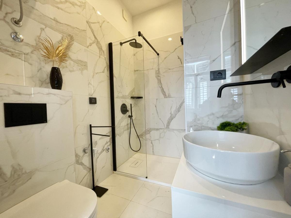 Navis City Apartments Pula Luaran gambar