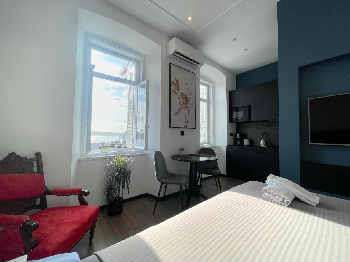 Navis City Apartments Pula Luaran gambar