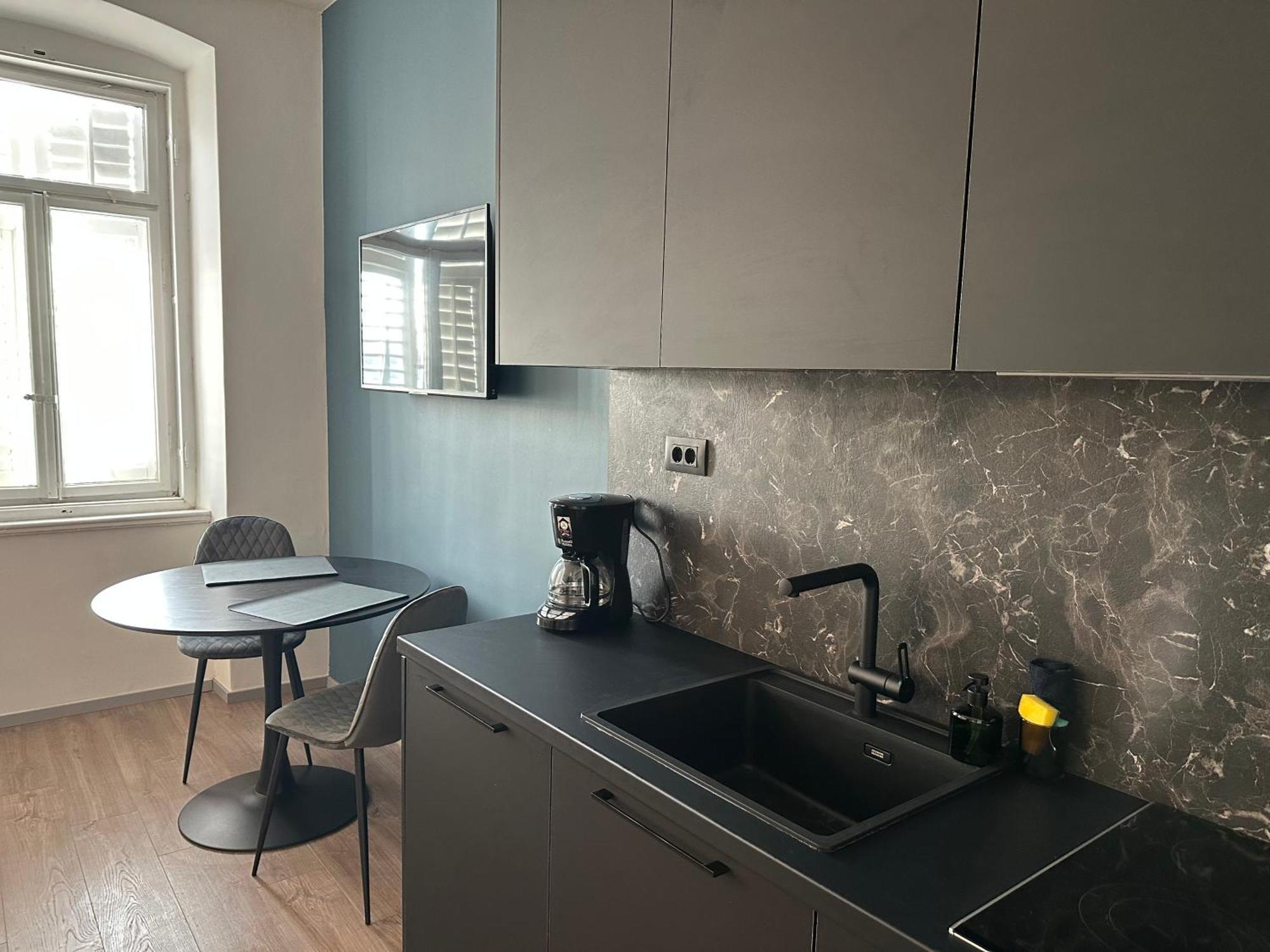 Navis City Apartments Pula Luaran gambar