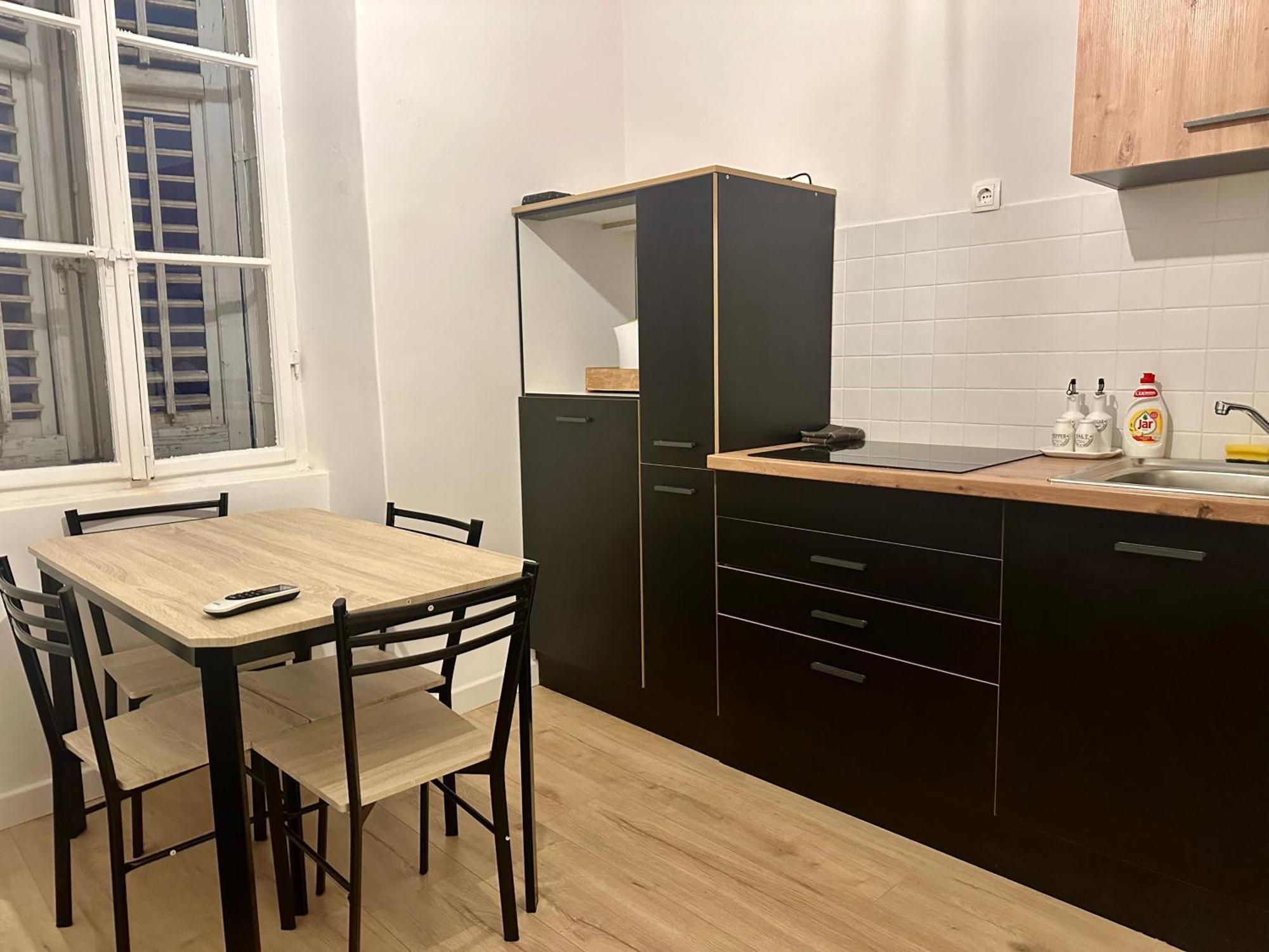 Navis City Apartments Pula Luaran gambar